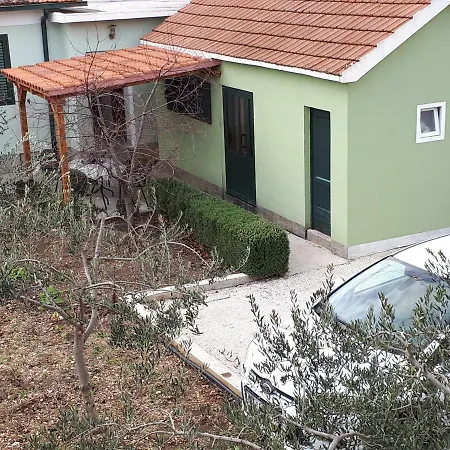 Seaside For 2 P Τρογκίρ